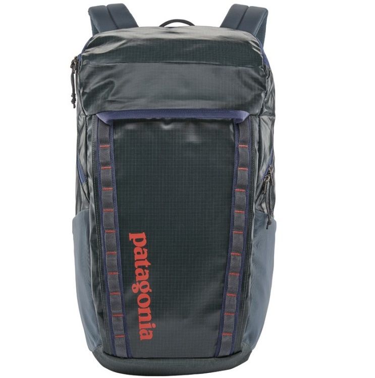 Patagonia Black Hole Pack 32 free time backpack with laptop case