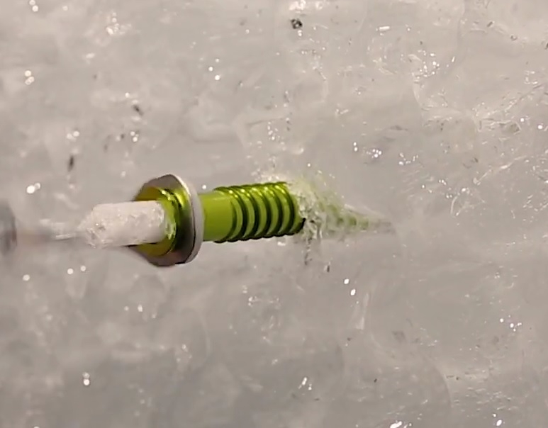 Oliunìd @ ISPO 2018 - Ep. 5a: Black Diamond Ultralight Ice Screw, chiodo da ghiaccio in alluminio
