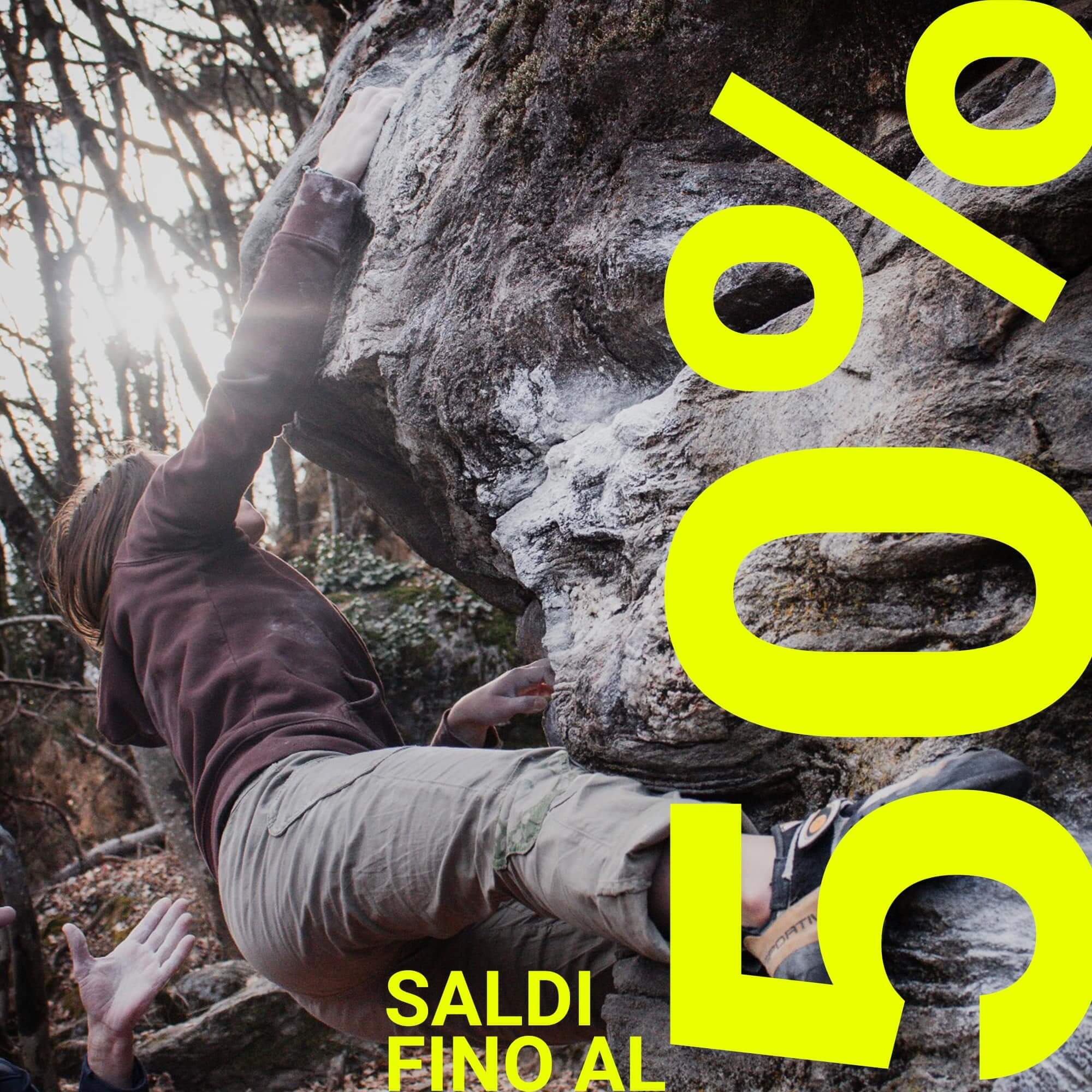 Ultimi saldi al 50% su tutto l'abbigliamento