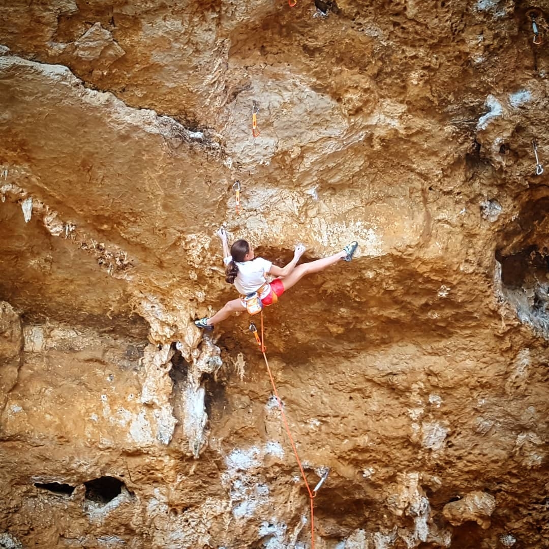 Laura Rogora apre una nuova via di 8c+ - Novelle di arrampicata