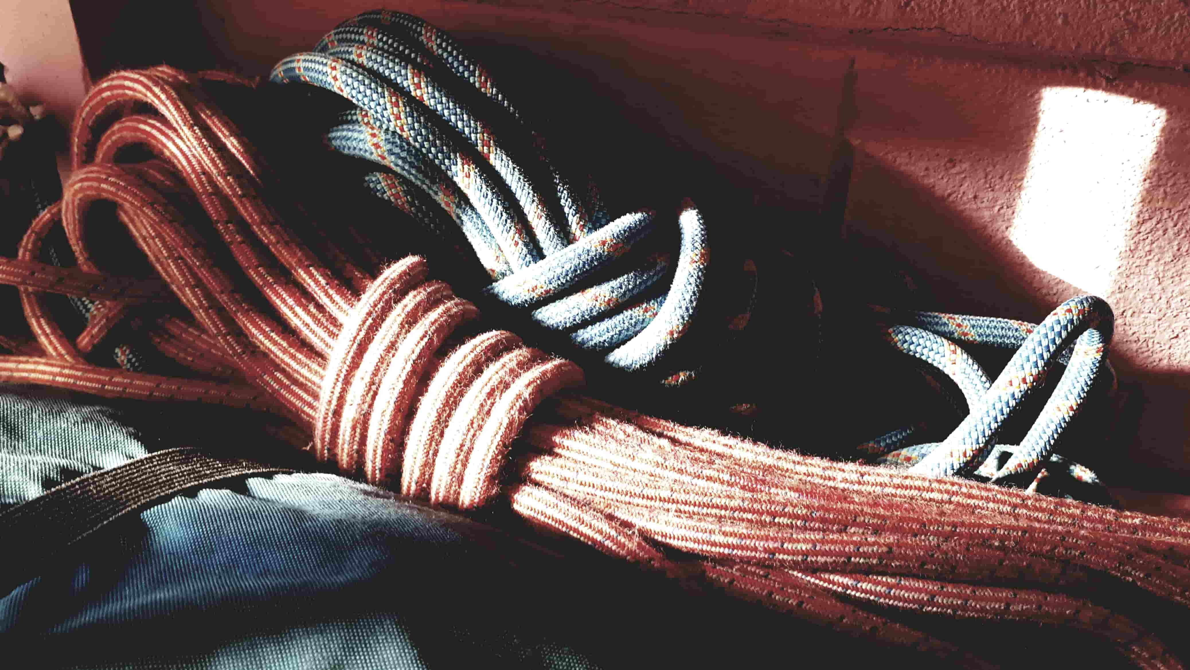 Manutenzione della corda d’arrampicata: come proteggerla quando non la si utilizza