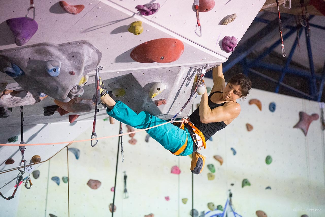 I consigli di Petzl per assicurare bene in palestra