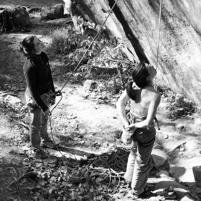 Comunicare bene in falesia per ridurre i fattori di rischio durante l’arrampicata